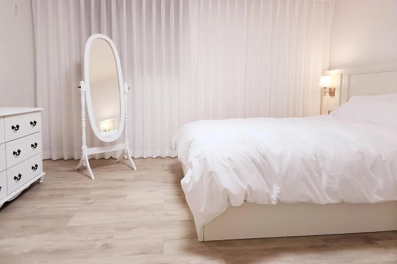 Grand Open Hongdae Houes 4Bdr 2Bth Apartment Seoul