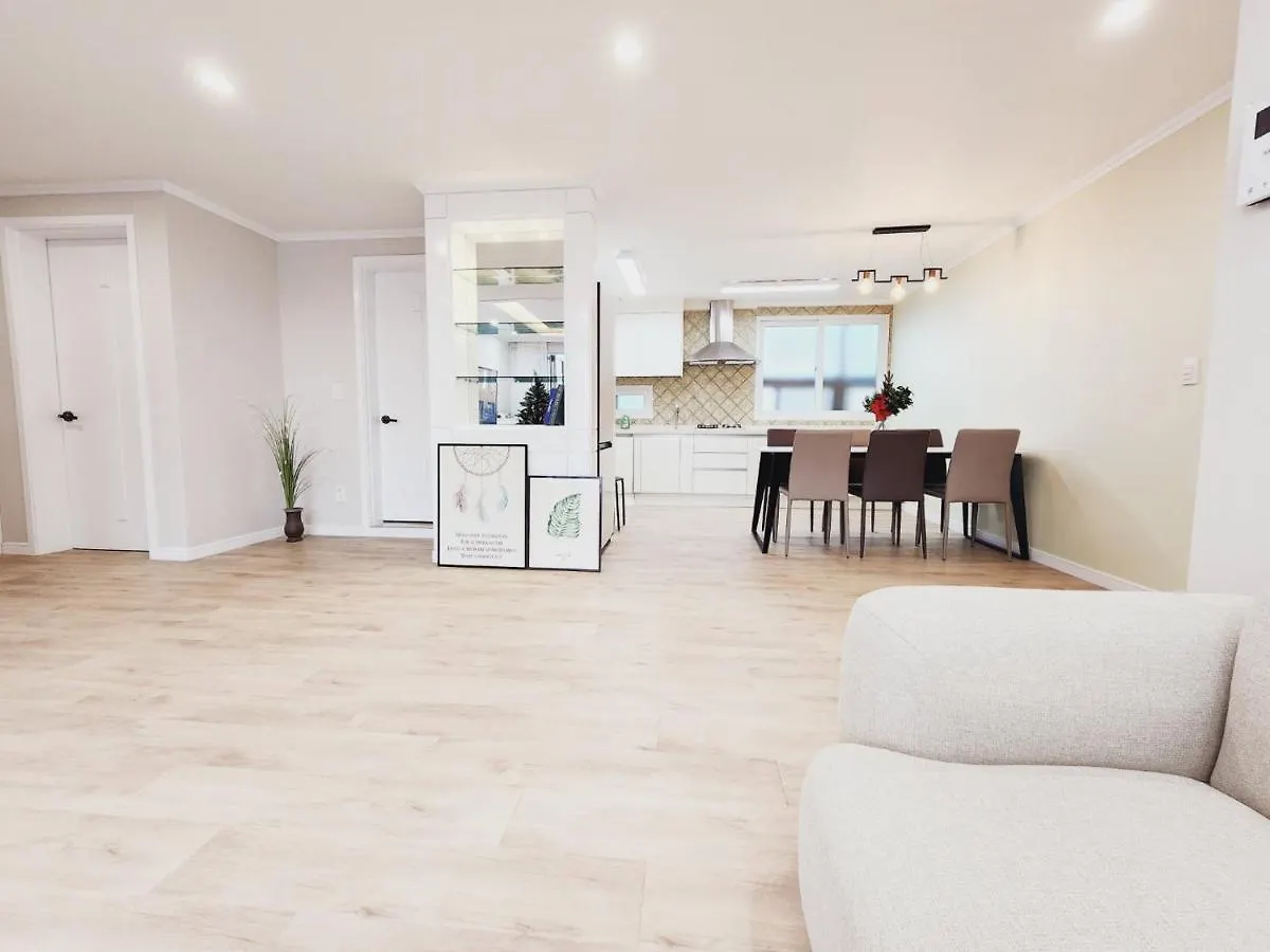 Grand Open Hongdae Houes 4Bdr 2Bth Apartment Seoul