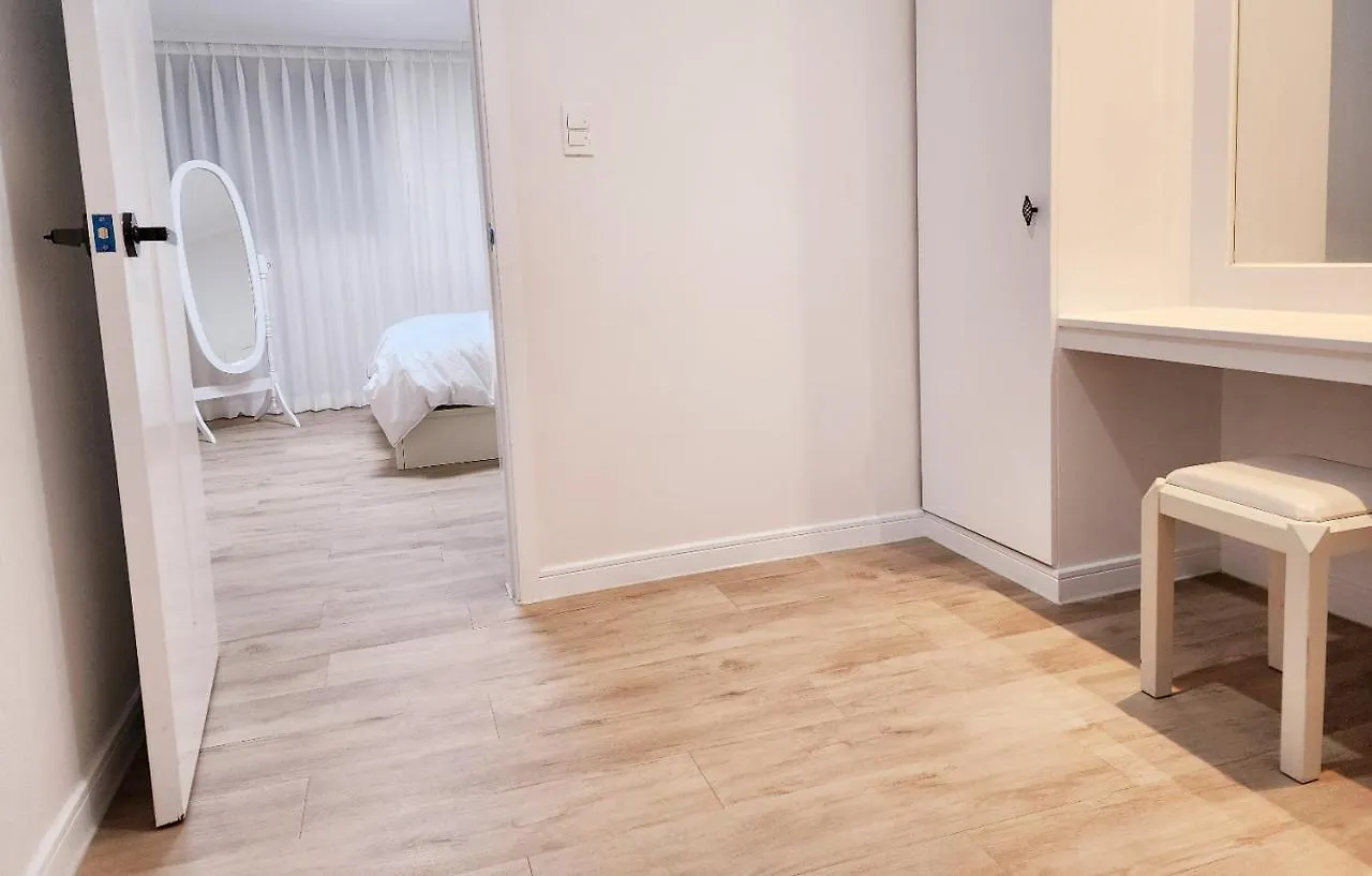 Grand Open Hongdae Houes 4Bdr 2Bth Apartment Seoul South Korea