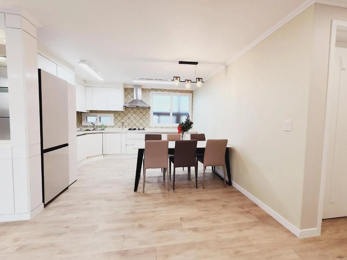 Grand Open Hongdae Houes 4Bdr 2Bth Apartment Seoul
