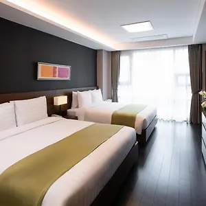 4* מלון Fraser Place